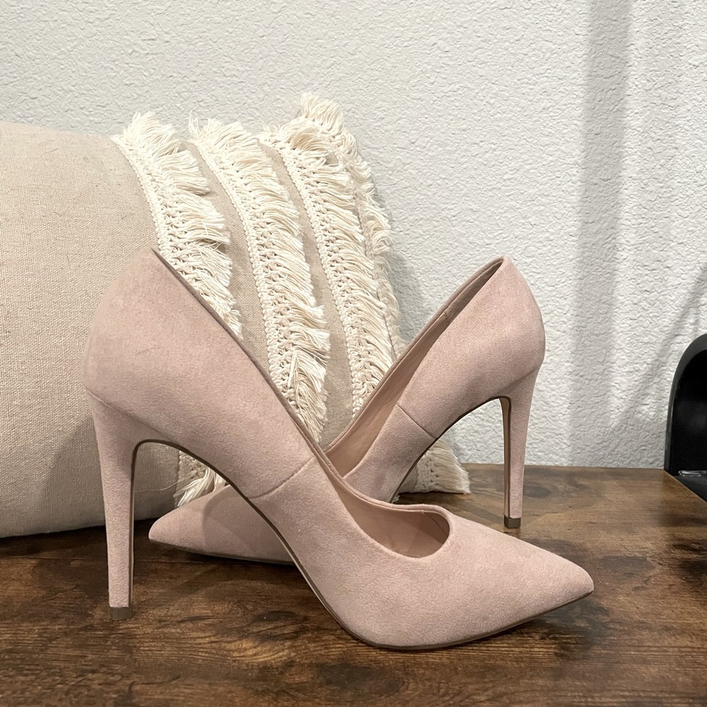 NWT Call it Spring nude suede pumps